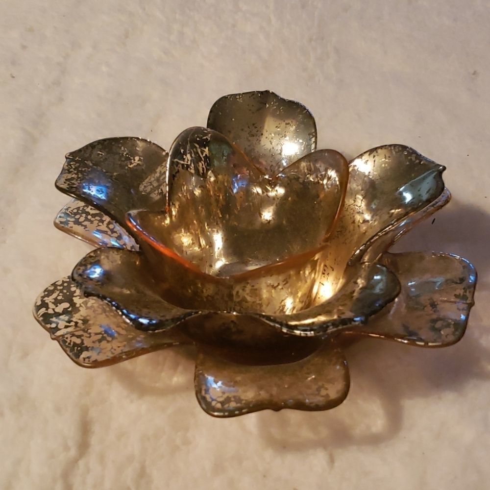 Gorgeous Flower Candle Holder